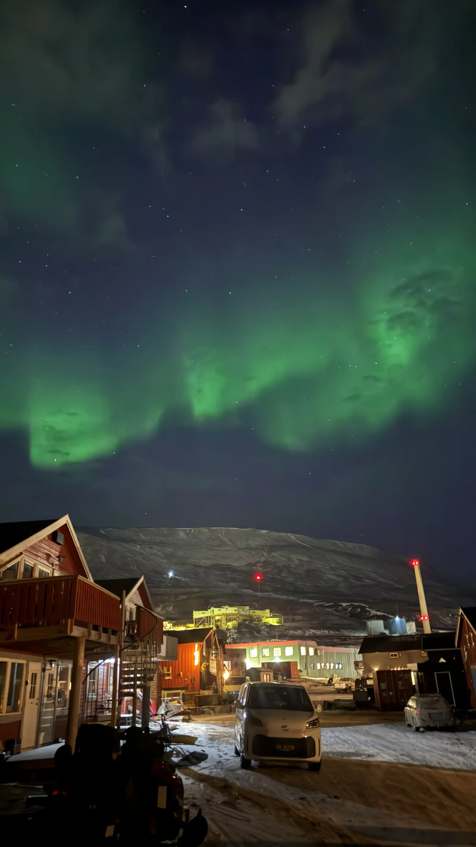 Northern lights chase in Svalbard – 1